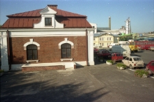 Wolnostojący budynek przy wjeździe do Cukrowni „Lublin”