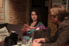 Mieszkanie Poezji w Domu Sł&oacute;w. Spotkanie autorskie z Ewą Frączek