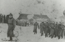 Defilada II kompanii batalionu Zbigniewa Twardego "Trzaska"