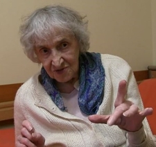 &bdquo;Siedzieliśmy w piwnicy i słyszeliśmy straszne bombardowanie&rdquo; - Teresa Piątkowska - fragment relacji świadka historii [WIDEO]