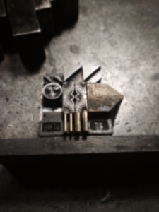 Matryca do afisza przygotowanego na okoliczność wystawy ilustracji Piotra Sochy do książki "Pszczoły"