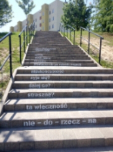 Schody Poezji, ul. Jana Pawła II. Wiersz Mirona Białoszewskiego