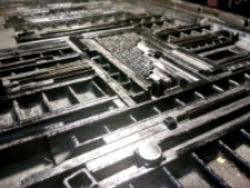 Matryca drukarska do afisza przygotowanego z okazji spotkania autorskiego z Wojciechem Orlińskim wokół książki "Lem. Życie nie z tej ziemi" realizowane w ramach cyklu "W stronę"