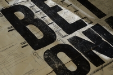 Zdjęcie afisza przygotowanego z okazji spotkania autorskiego z Beatą Chomątowską wokół książki "Betonia"