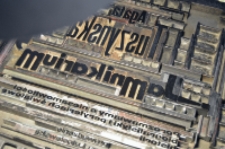 Matryca drukarska do afisza przygotowanego z okazji spotkania autorskiego z Agatą Tuszynską wok&oacute;ł jej książki "Jamnikarium"