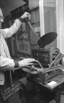 Ręczna maszyna typu Boston na ekspozycji w Izbie Tradycji Drukarstwa Lubelskiego przy ulicy Żmigród 1 w Lublinie