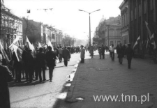 Krakowskie Przedmieście podczas pochodu w dniu 1 maja 1982 roku