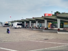 1 dzień życia. 17:50, dworzec PKS