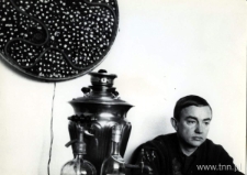 Włodzimierz Borowski w swojej pracowni przy ulicy Unickiej