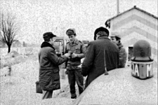 Stan wojenny w Lublinie - kontrolny posterunek wojskowy