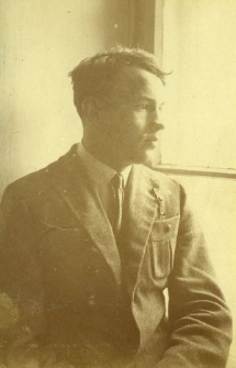 J&oacute;zef Czechowicz spoglądający w okno