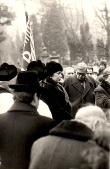 Żałobnicy podczas pogrzebu Antoniny Grygowej