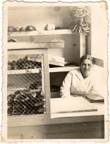 Hanna Bocheńska podczas pracy w cukierni