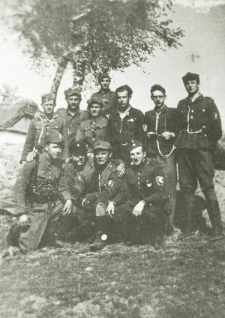 Partyzanci od lewej: „Smagły”, „Jacyna”, „Blask”, „Baśka”, „Noir”, „Jerzy”, „Kuba”, „Groźny”, „Franek”, „Natar” i „Jeleń”