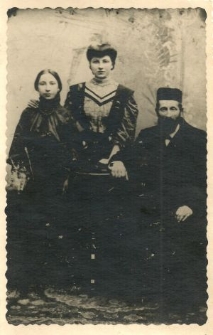 Szmul Dynerman z córkami Gitlą i Salką