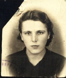 Antonina Leśniewska. Fotografia wycięta z kenkarty