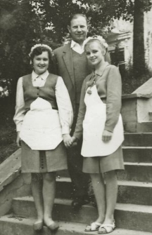 Michał Fijałka z córką Danutą (z prawej) oraz jej koleżanką