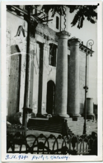 Zniszczony portyk katedry w Lublinie