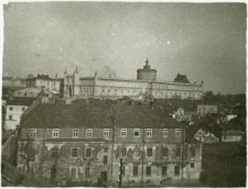 Widok na Zamek i dzielnicę żydowską z placu po Farze