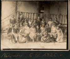 Uczennice szkoły handolwej w Nałęczowie