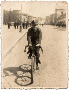 J&oacute;zef Gierczak podczas przejażdżki rowerowej