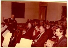 J&oacute;zef Gierczak dyrygujący orkiestrą