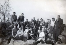 Fotografia grupowa z okresu dwudziestolecia międzywojennego