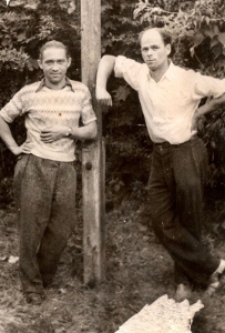 Trachtenberg Izaak (po prawej) i Karol Latowicz we Wrocławiu; lata 50.