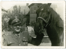 J&oacute;zef Gierczak z koniem "Karym"