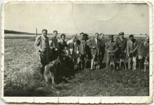 Józef Gierczak z kolegami na polowaniu