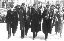 Gimnazjaliści na Krakowskim Przedmieściu