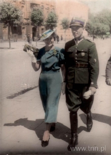 Para na Krakowskim Przedmieściu