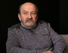 Mama zawsze chciała mieć dom z ogr&oacute;dkiem - Krzysztof Maron - fragment relacji świadka historii [WIDEO]