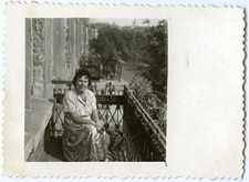 Wanda Kopczyńska na balkonie