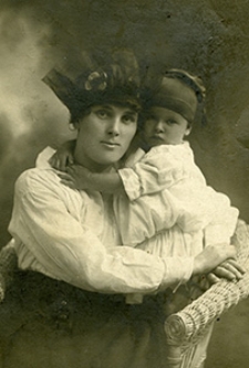 Portret matki i c&oacute;rki