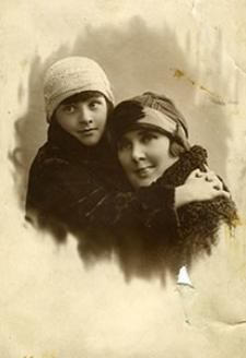 Portret kobiety z c&oacute;rką