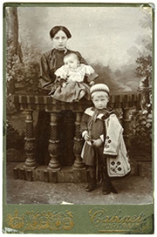 Wanda, Gabriela i Michał Paproccy