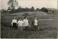 Maria Salasa z koleżankami