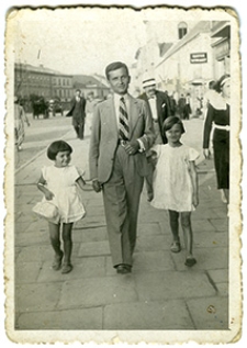 Władysław Ślusarski z c&oacute;rkami