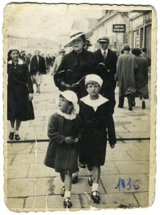 Aleksandra Ślusarska z córkami
