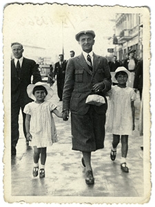 Władysław Ślusarski z córkami