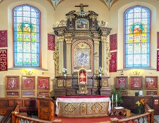 Ołtarz Matki Bożej Szkaplerznej - kościół p.w. św. Stanisława Biskupa Męczennika w Łańcucie