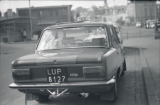 Polski Fiat 125p przy ulicy Nadstawnej w Lublinie