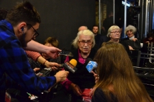 Marianna Krasnodębska podczas rozmowy z mediami