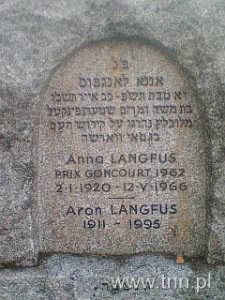 Grób Anny i Arona Langfusów na paryskim cmentarzu Bagneux