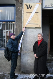 odsłonięcie tablicy poświęconej Annie Langfus na ścianie jej domu (Lubartowska 24), 2 stycznia 2008