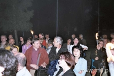 Władysław Panas z prof. Jerzym Jarzębskim podczas pochodu miejscami Schulza w Drohobyczu, fot. Z. Milczarek