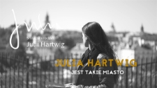Joanna Zętar czyta wiersz Julii Hartwig "Jest takie miasto"