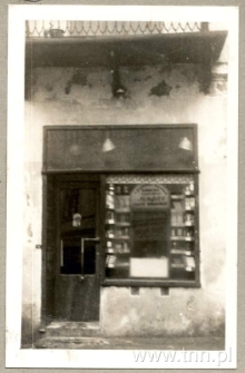 Sklep Samuela Wajnfelda przy Cyruliczej 1/ Lubartowskiej 7 (dawniej 33)