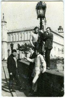 Zesp&oacute;ł Słowianie przed Zamkiem Lubelskim